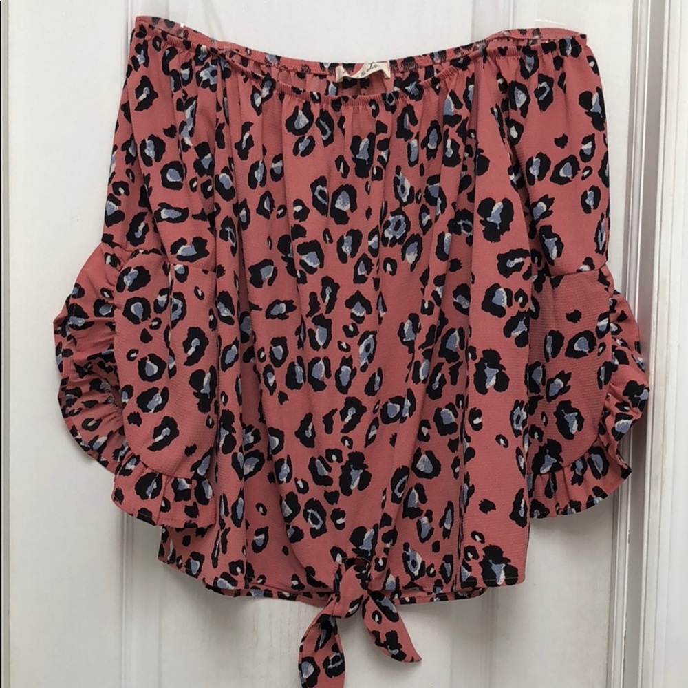 Off SHOULDER MAUVE LEOPARD PRINT TOP - Picture 6 of 7